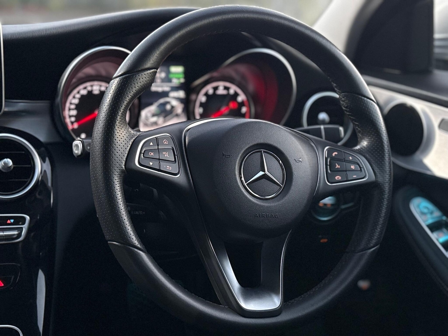 Used Mercedes-Benz C Class 2018 for sale - 76989521: Photo 41