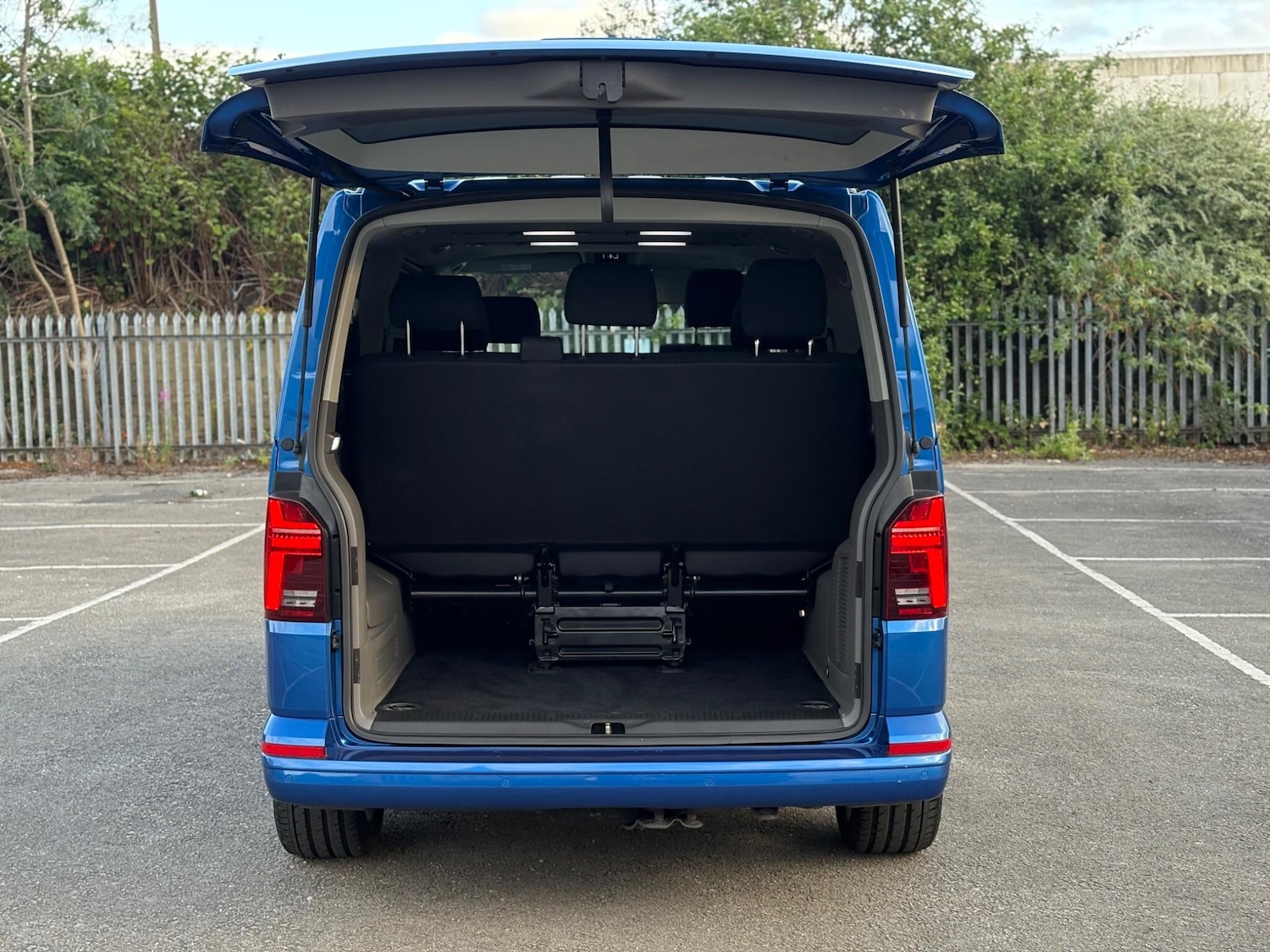 Used Volkswagen Transporter Shuttle 2020 for sale - 76988392: Photo 21