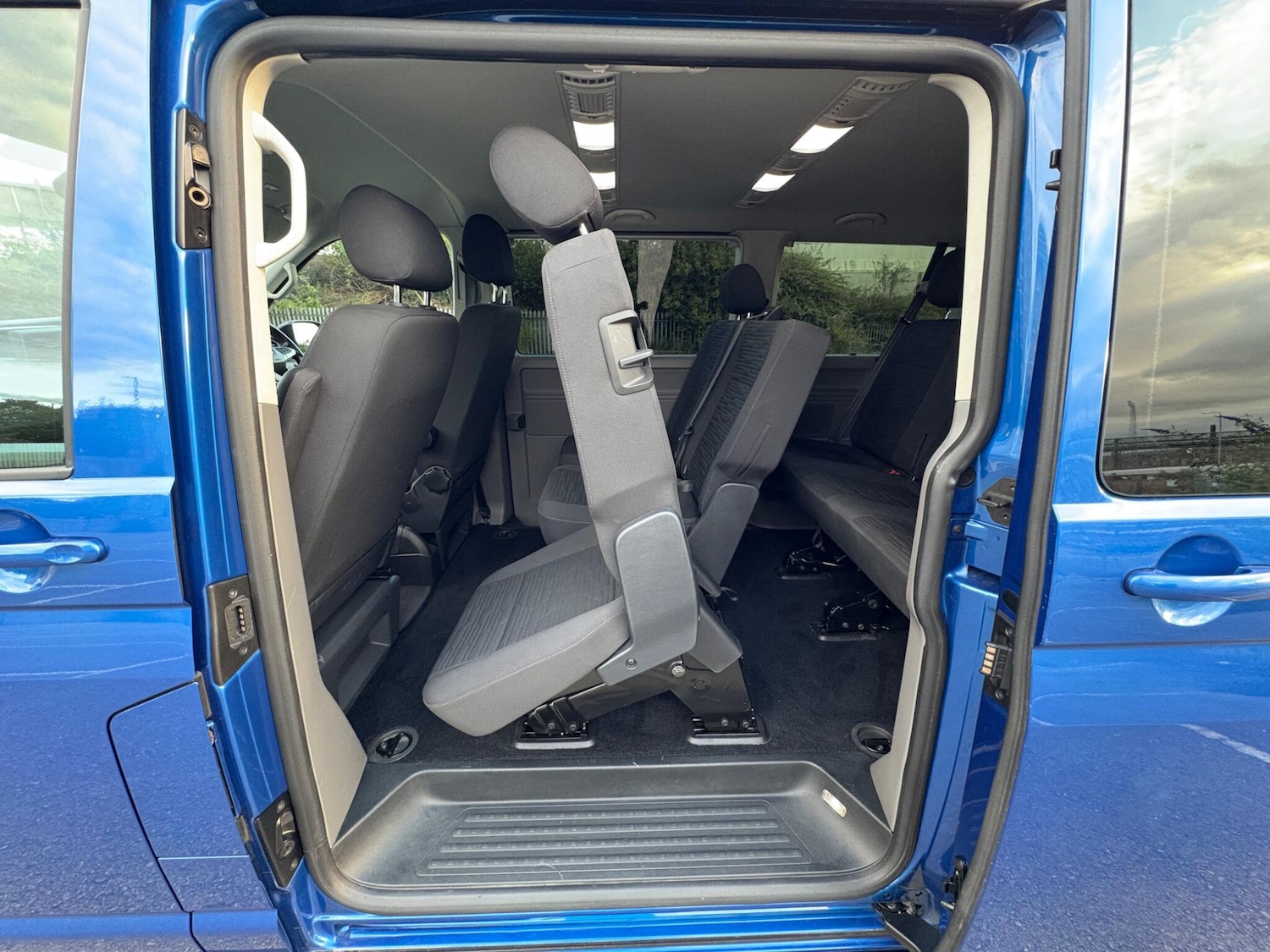 Used Volkswagen Transporter Shuttle 2020 for sale - 76988392: Photo 51