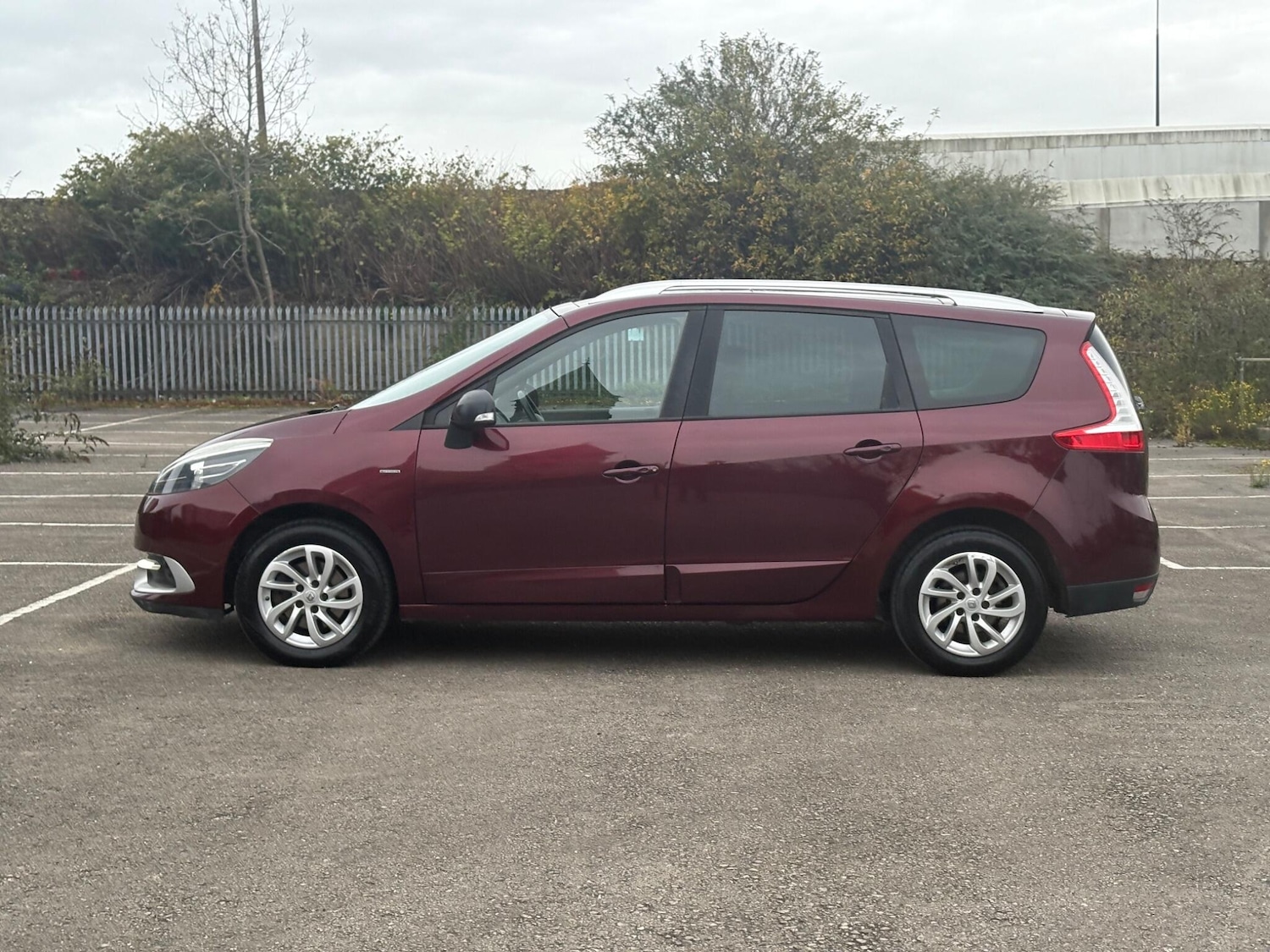 Used Renault Grand Scenic 2016 for sale - 76423087: Photo 14