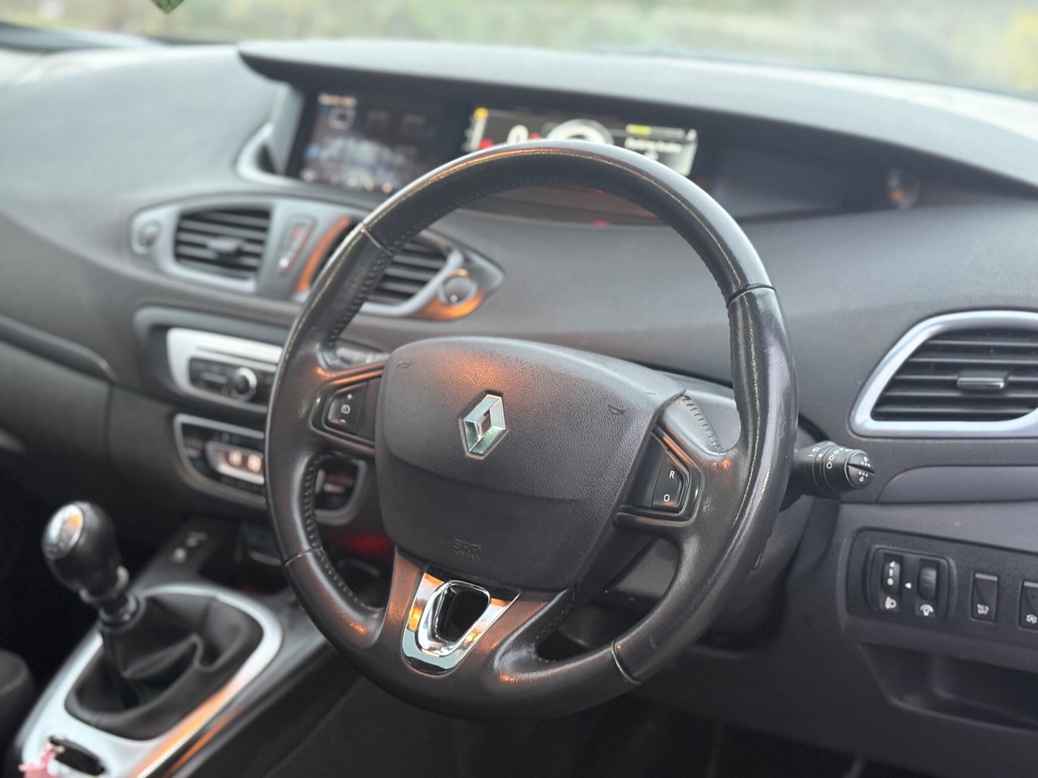 Used Renault Grand Scenic 2016 for sale - 76423087: Photo 2