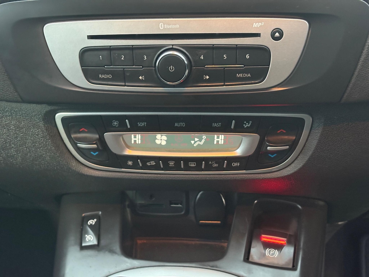 Used Renault Grand Scenic 2016 for sale - 76423087: Photo 31