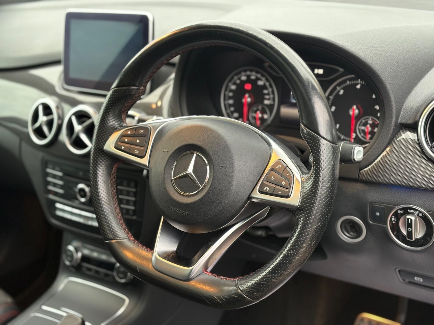 Used Mercedes-Benz B Class 2016 for sale - 76607812: Photo 3