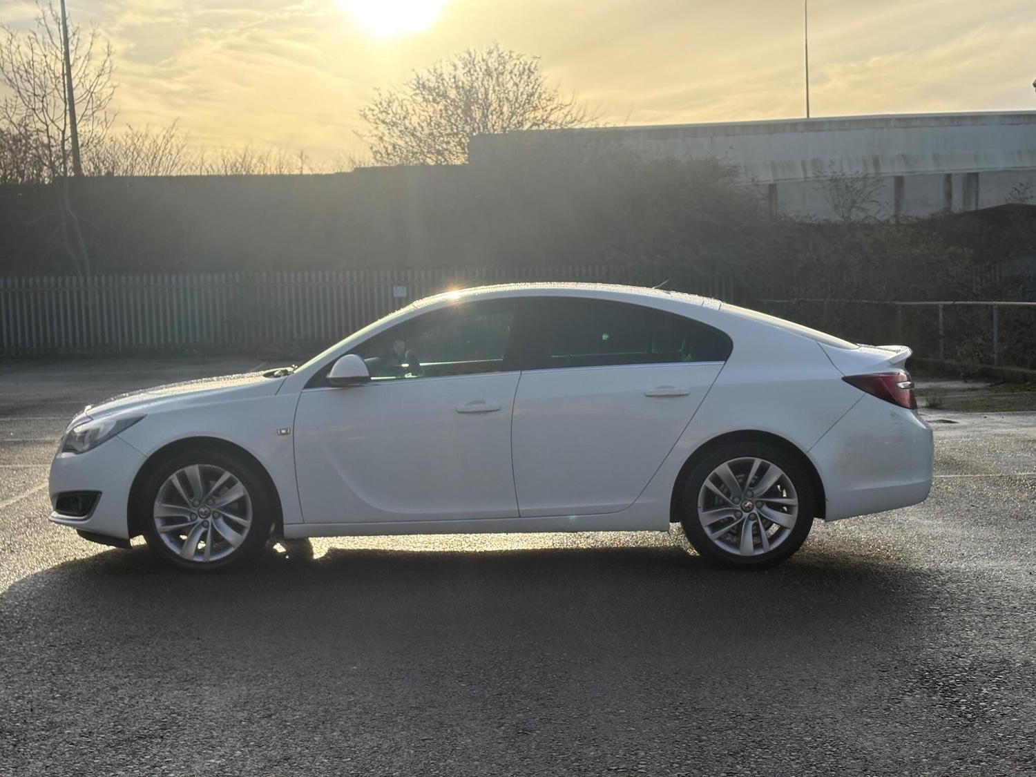 Used Vauxhall Insignia 2015 for sale - 76953046: Photo 3