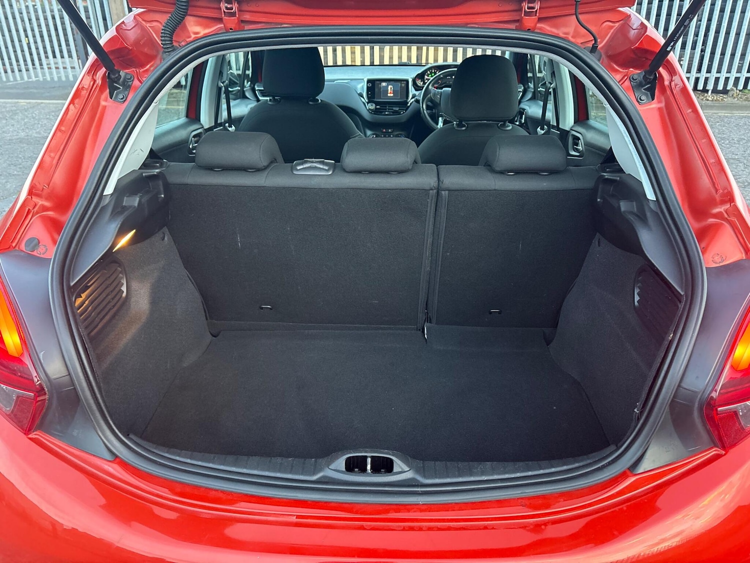 Used Peugeot 208 2016 for sale - 78204835: Photo 18