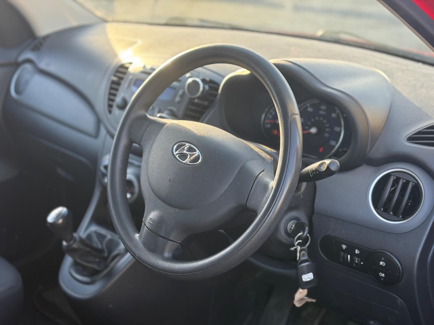 Used Hyundai i10 2013 for sale - 77162855: Photo 2