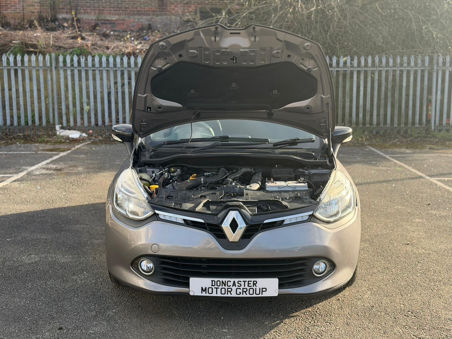 Used Renault Clio for sale - 78135860: Photo 2