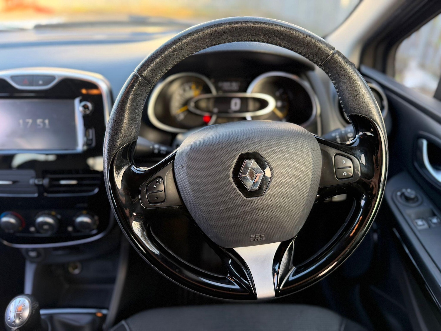 Used Renault Clio for sale - 78135860: Photo 21