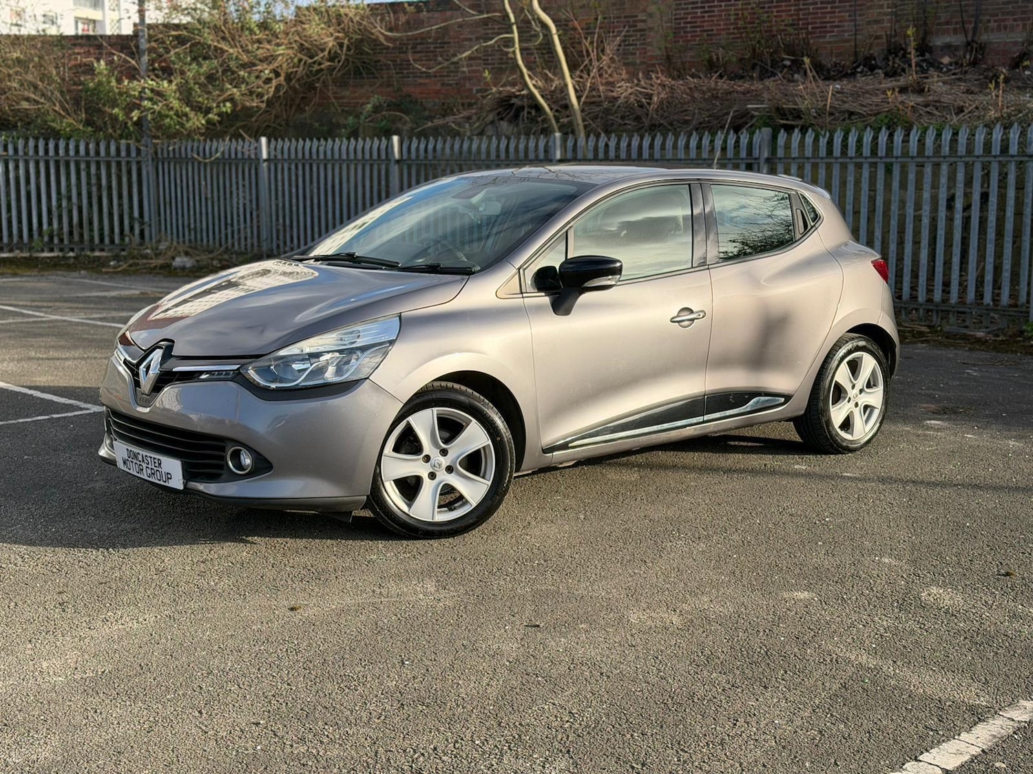 Used Renault Clio for sale - 78135860: Photo 3