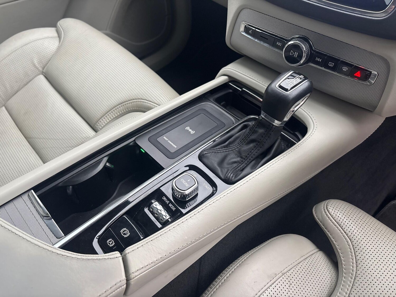 Used Volvo XC90 2017 for sale - 77524219: Photo 32