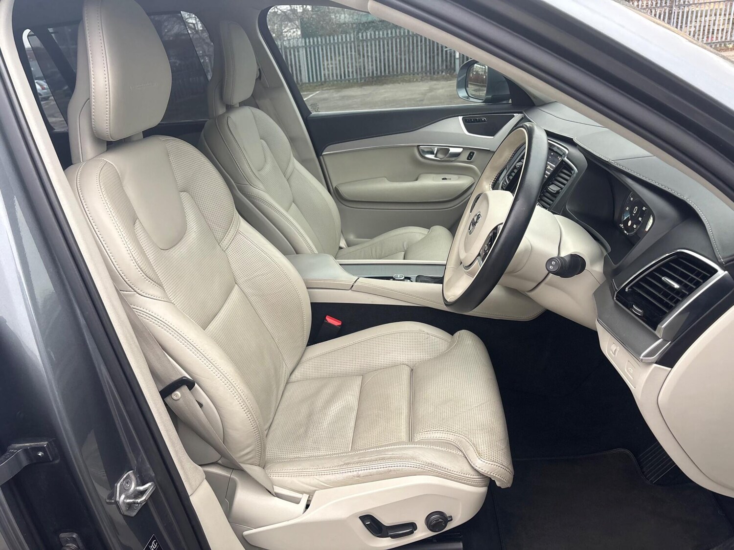 Used Volvo XC90 2017 for sale - 77524219: Photo 34