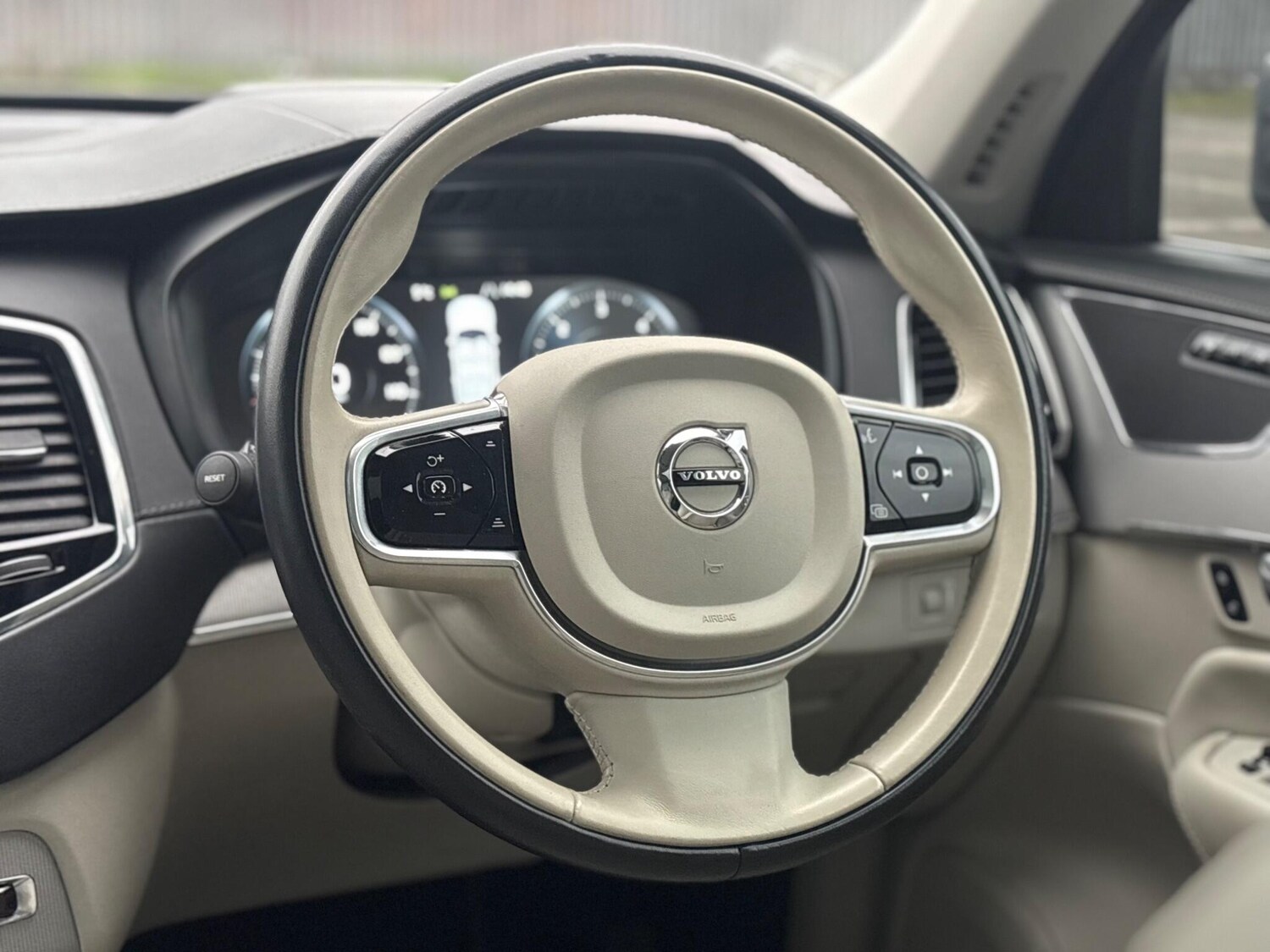 Used Volvo XC90 2017 for sale - 77524219: Photo 80