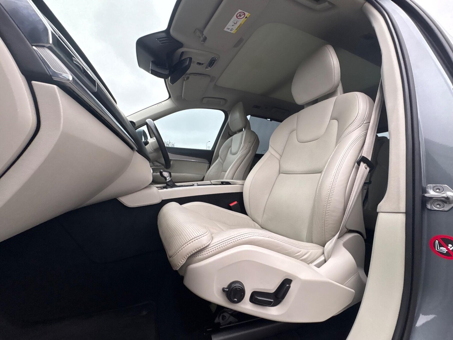 Used Volvo XC90 2017 for sale - 77524219: Photo 84