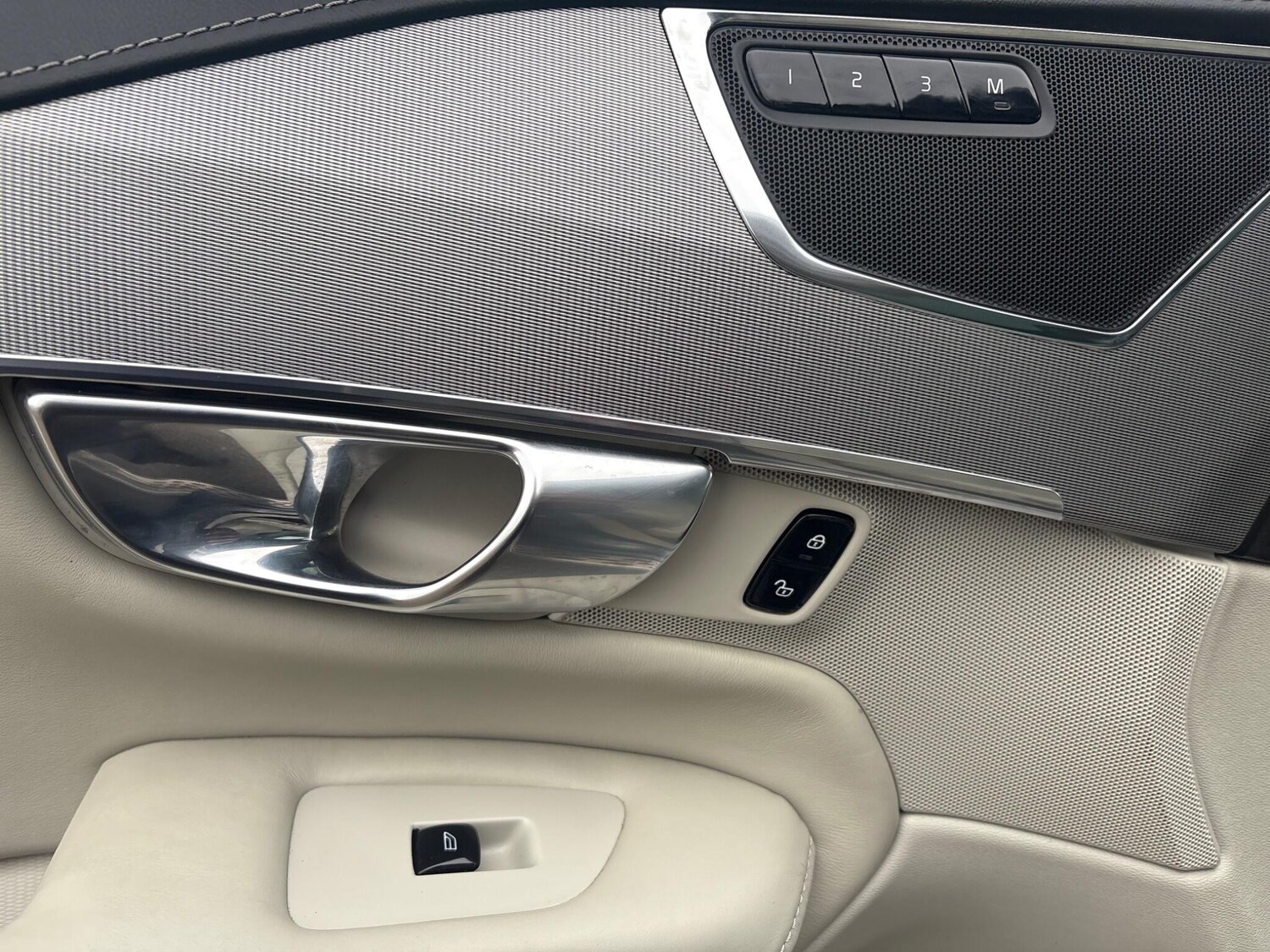 Used Volvo XC90 2017 for sale - 77524219: Photo 93