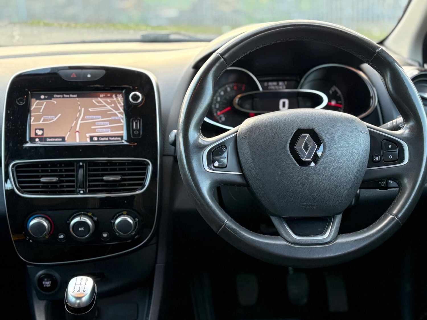 Used Renault Clio for sale - 78136385: Photo 3