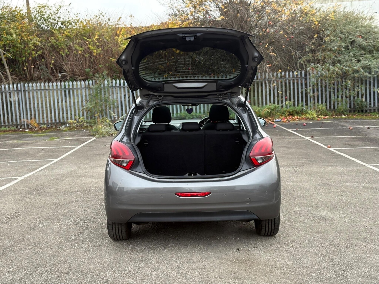 Used Peugeot 208 2019 for sale - 76336206: Photo 28