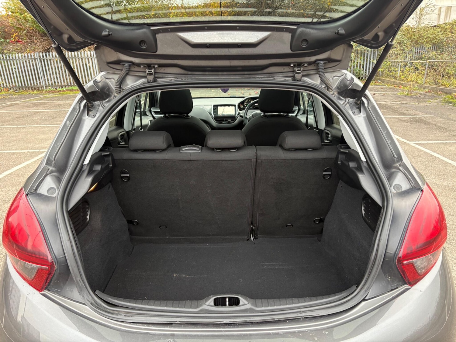 Used Peugeot 208 2019 for sale - 76336206: Photo 29