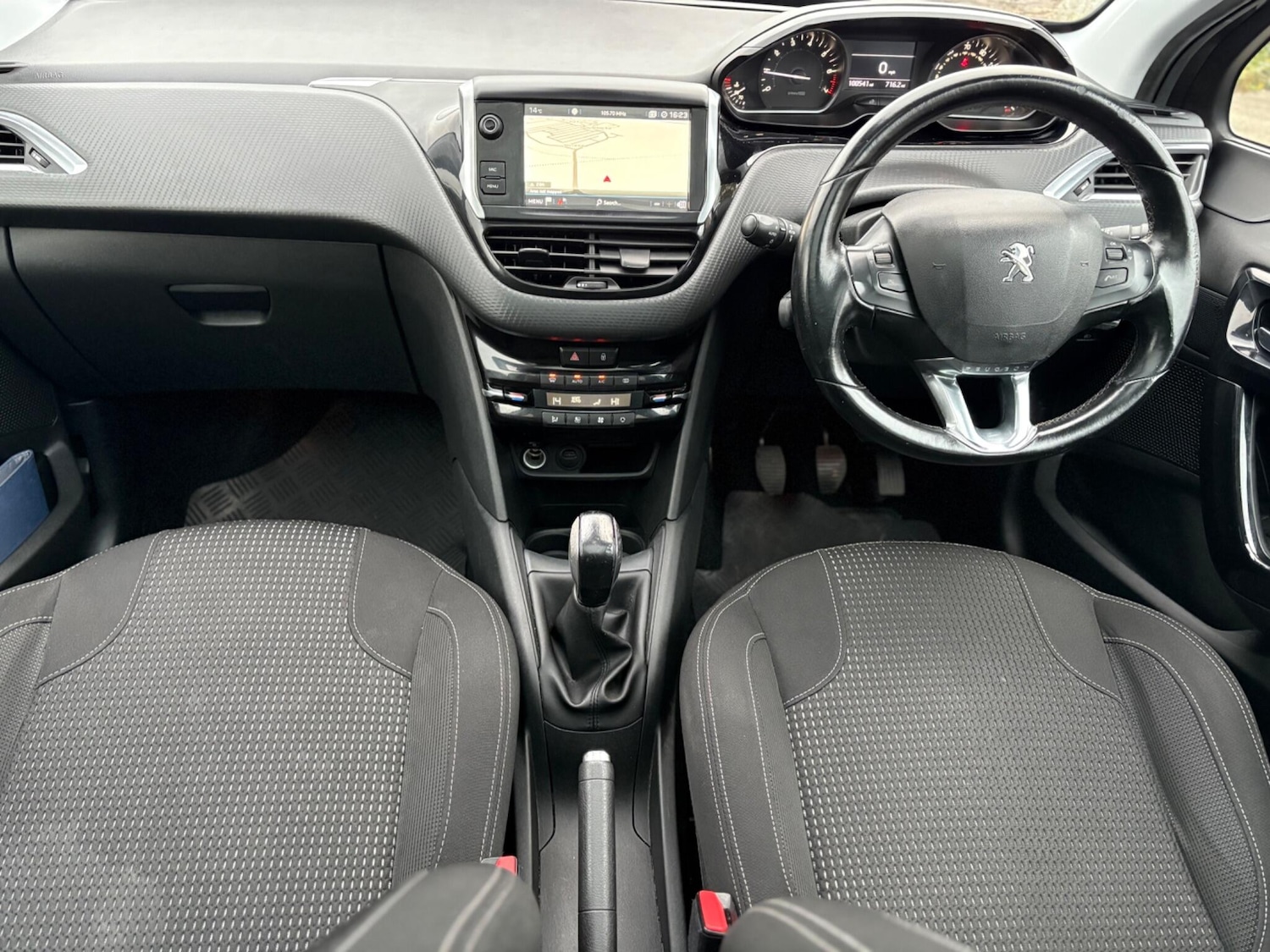 Used Peugeot 208 2019 for sale - 76336206: Photo 32