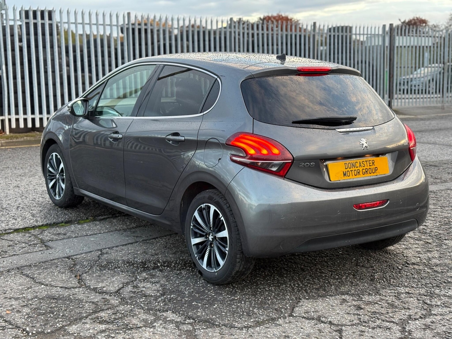 Used Peugeot 208 2019 for sale - 76336206: Photo 4