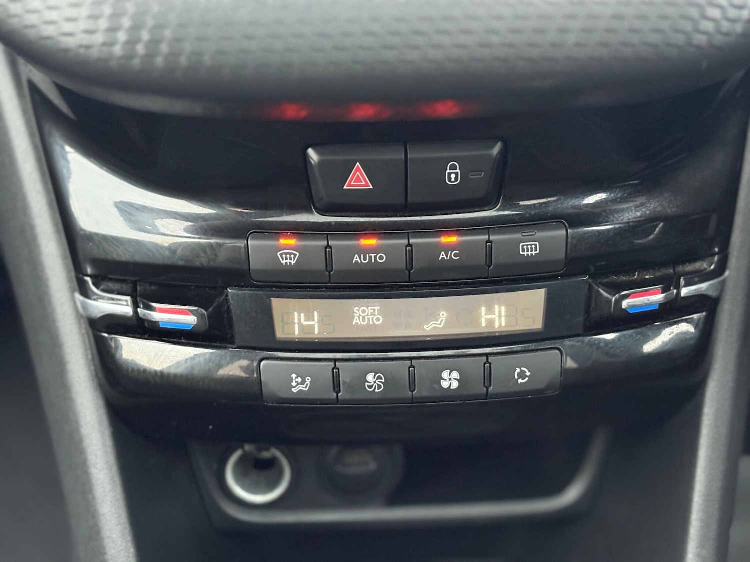 Used Peugeot 208 2019 for sale - 76336206: Photo 43