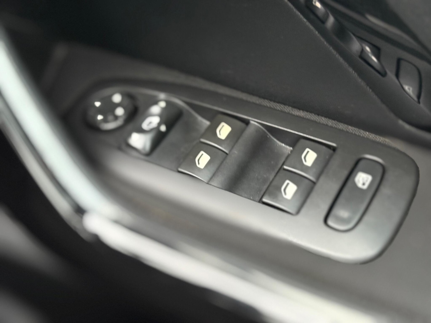 Used Peugeot 208 2019 for sale - 76336206: Photo 46