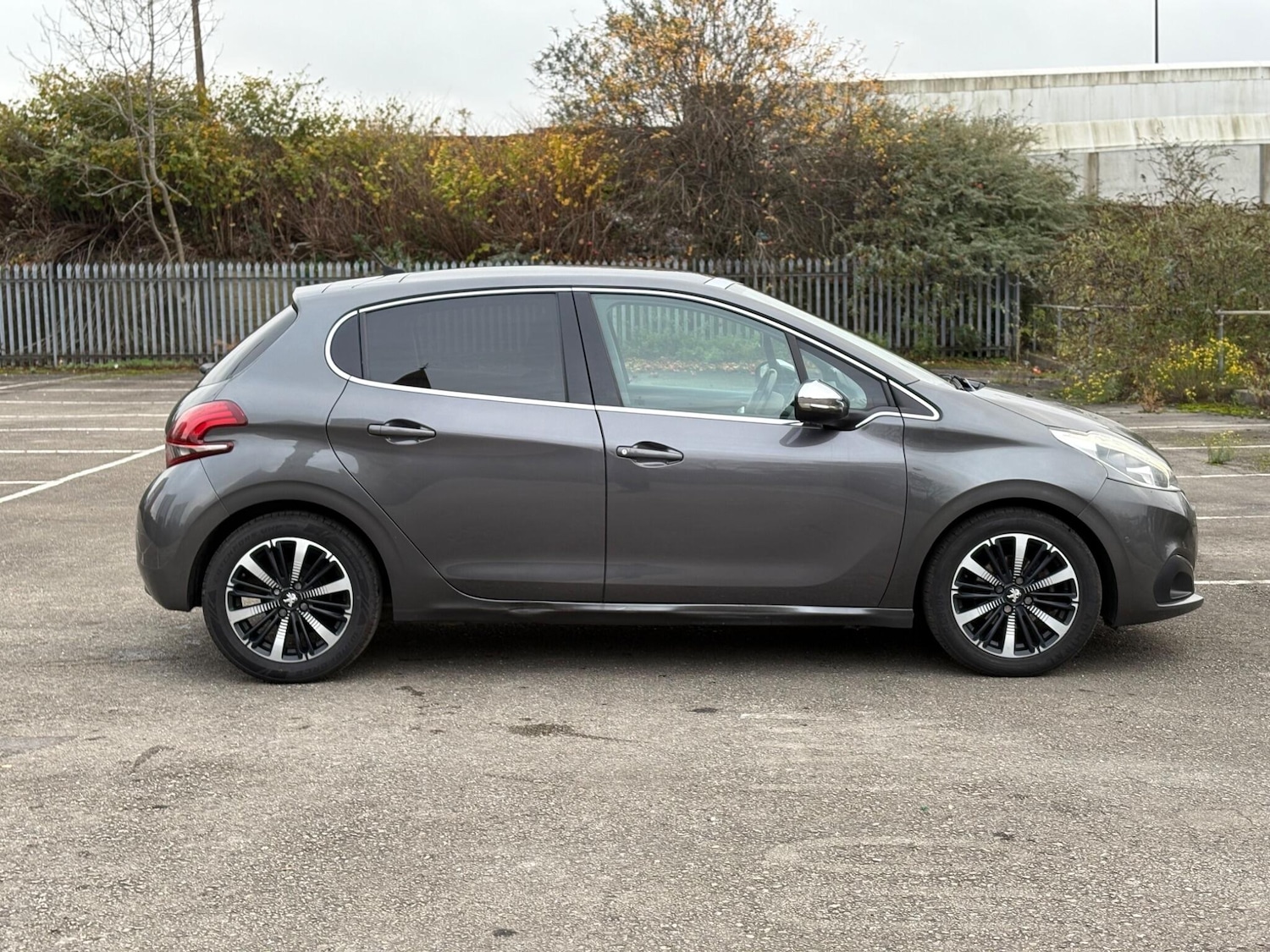 Used Peugeot 208 2019 for sale - 76336206: Photo 65