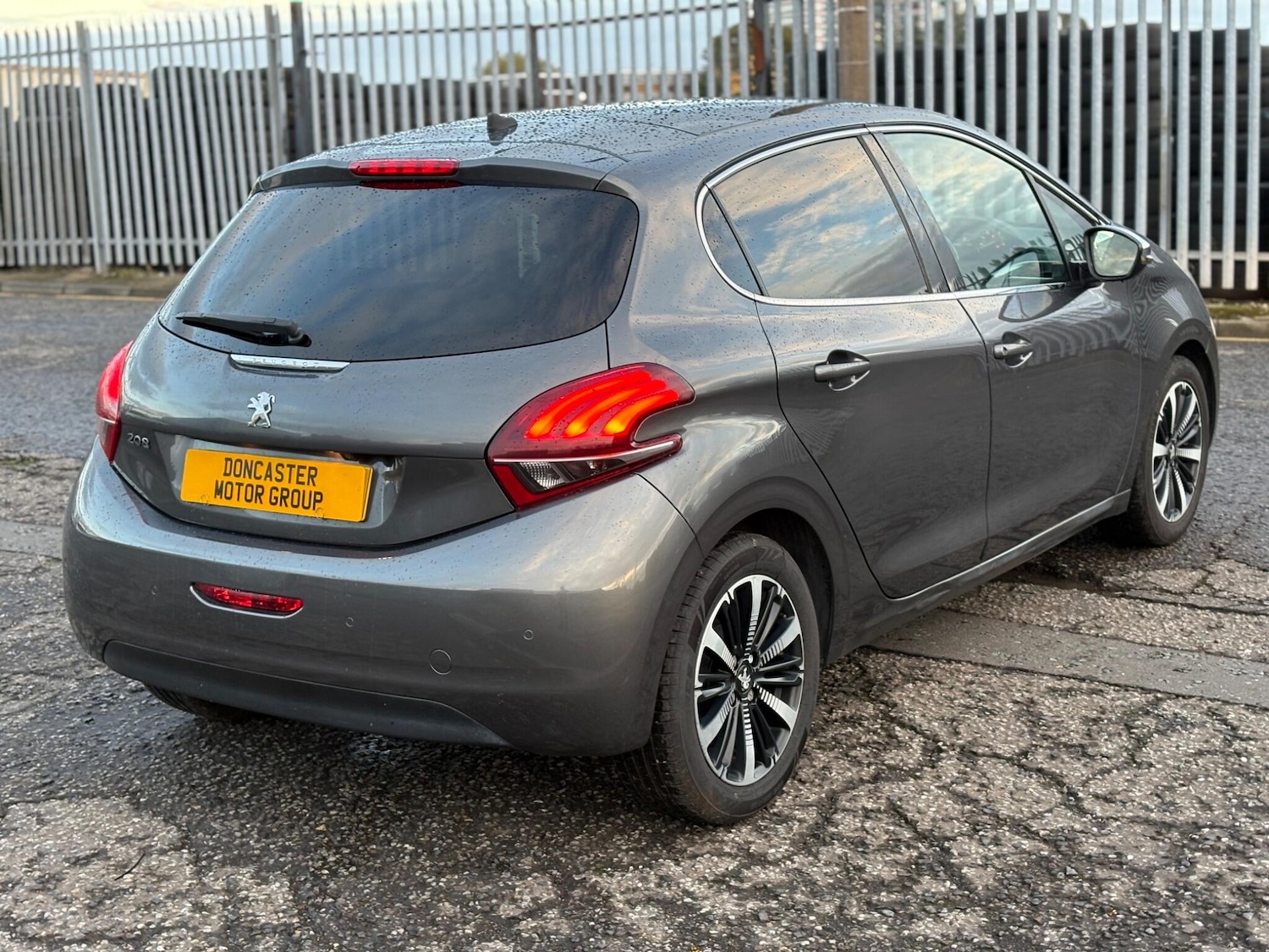 Used Peugeot 208 2019 for sale - 76336206: Photo 8