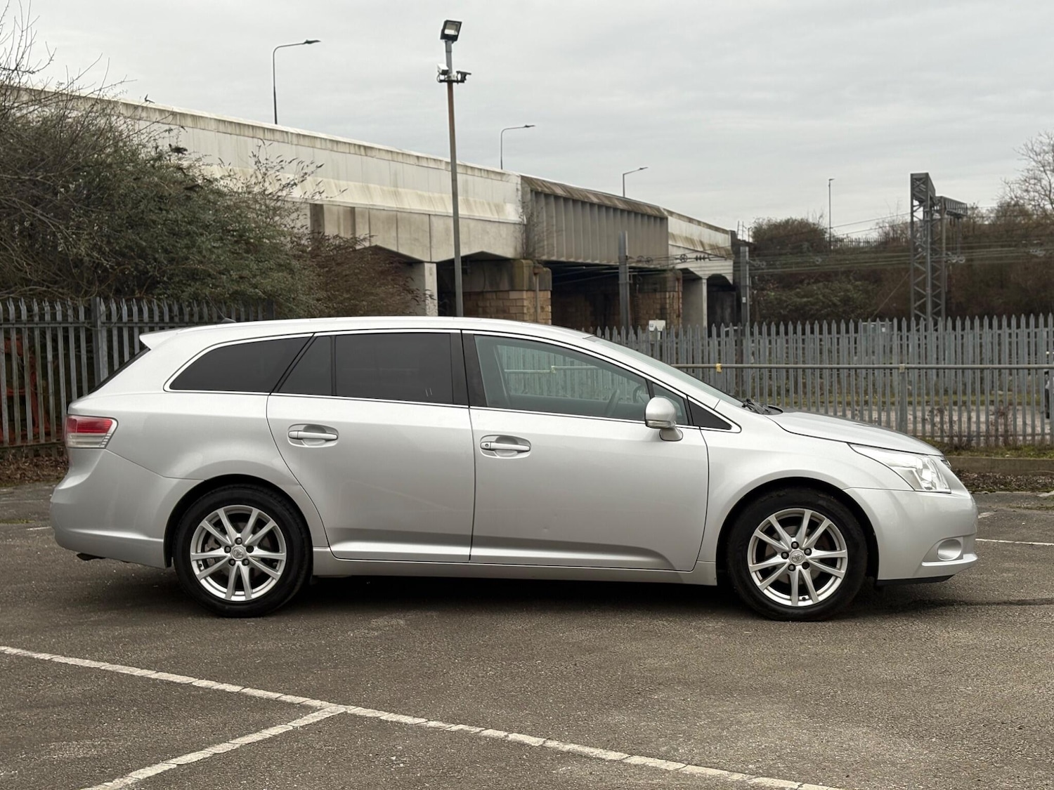 Used Toyota Avensis 2010 for sale - 77626121: Photo 11