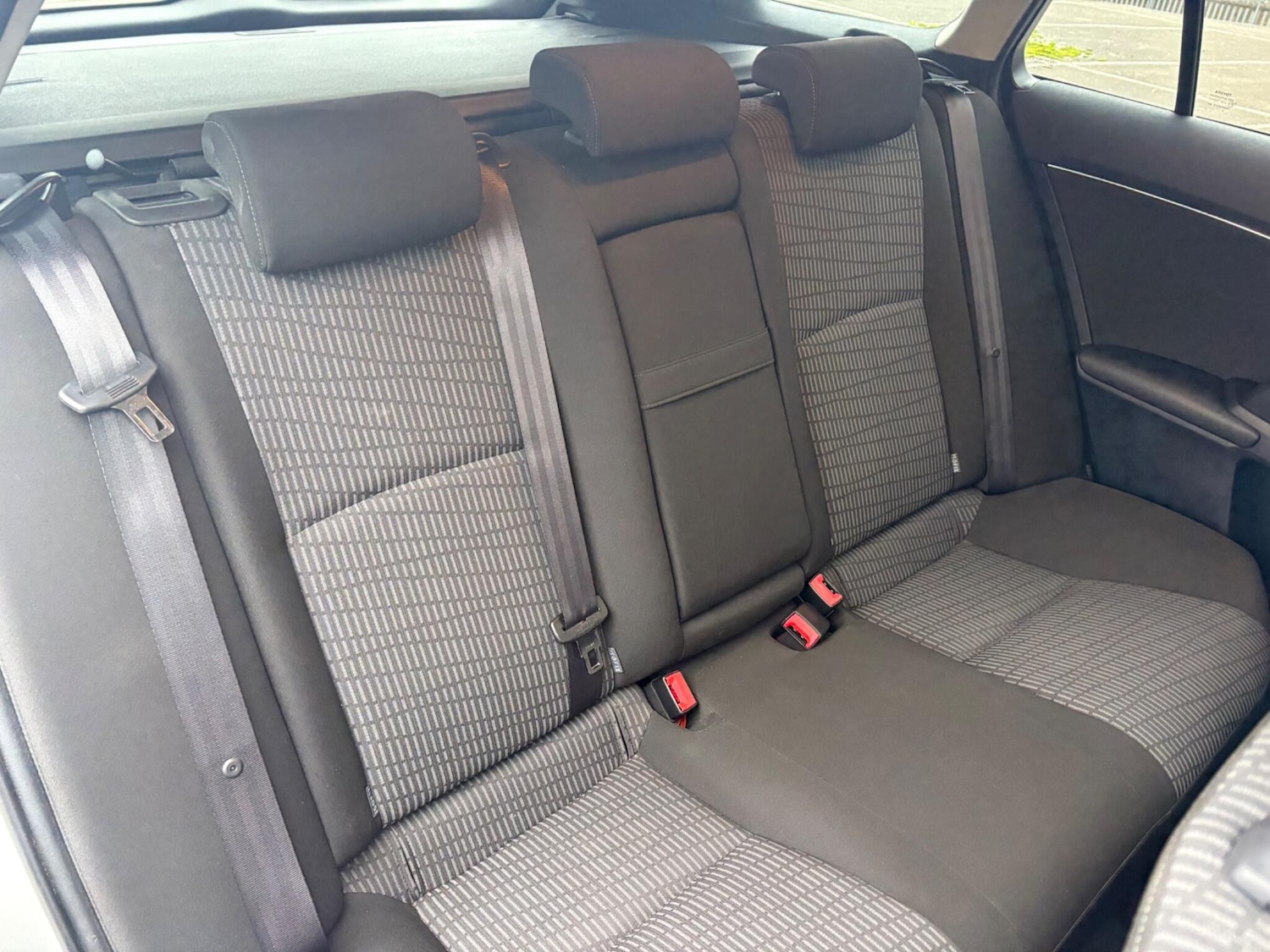 Used Toyota Avensis 2010 for sale - 77626121: Photo 18