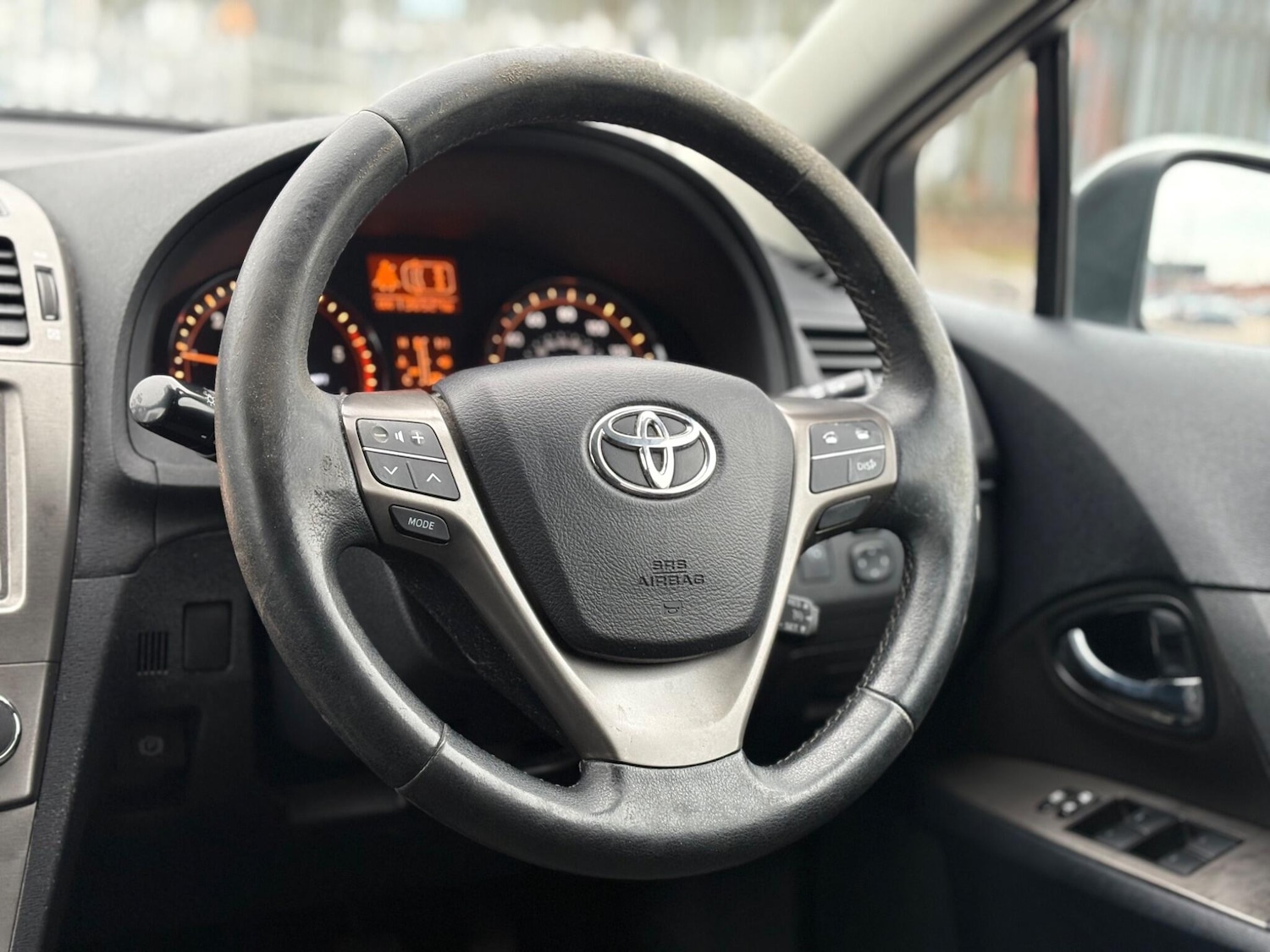 Used Toyota Avensis 2010 for sale - 77626121: Photo 25