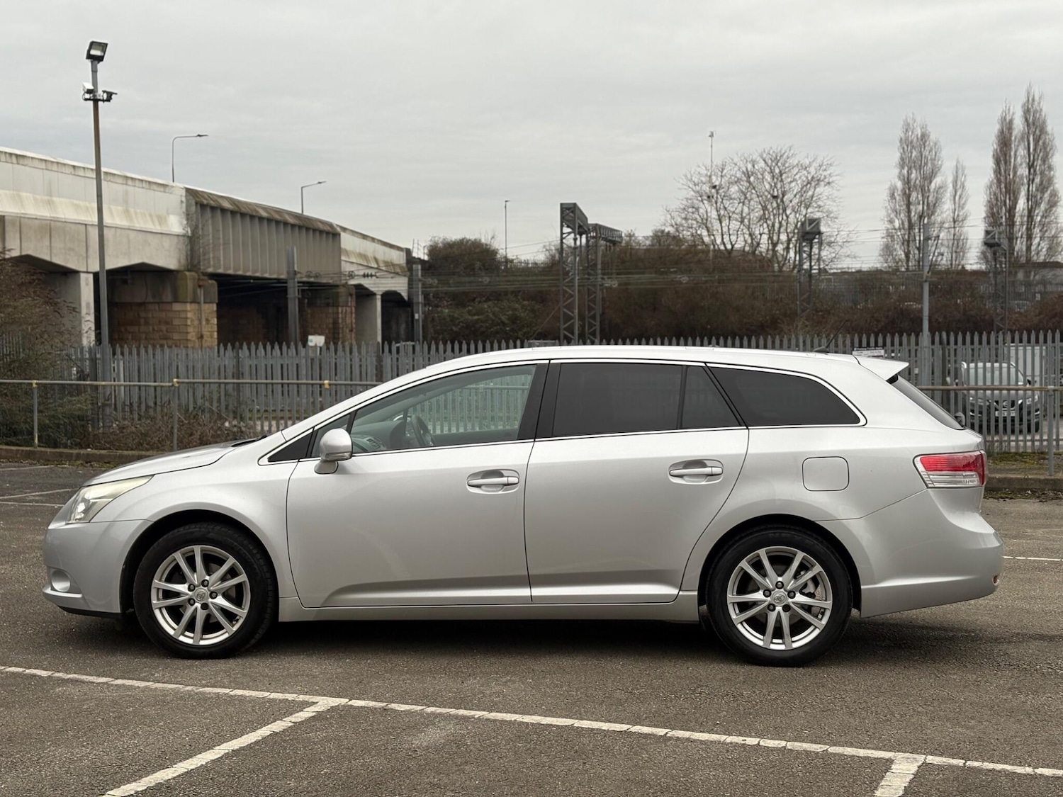 Used Toyota Avensis 2010 for sale - 77626121: Photo 8