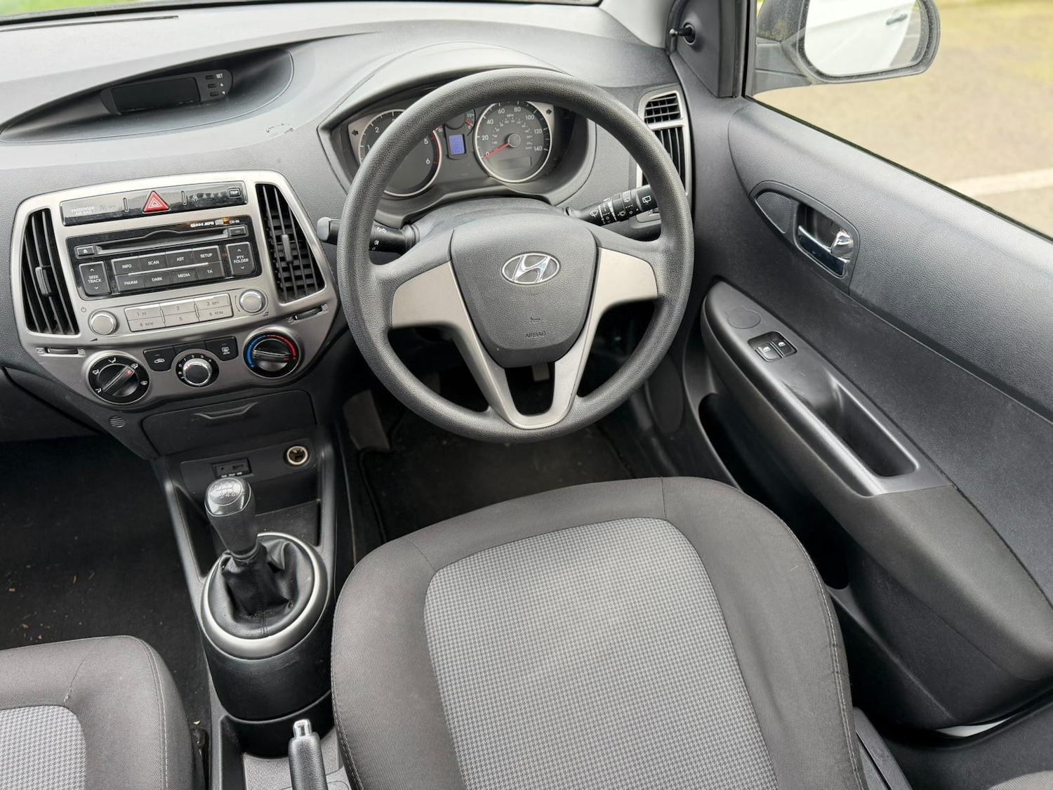 Used Hyundai i20 2014 for sale - 78204892: Photo 9