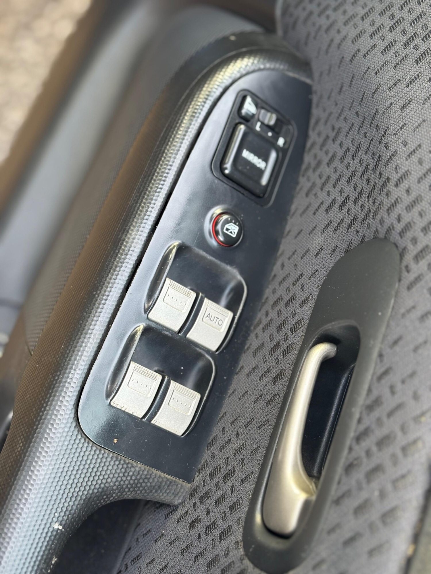 Used Honda CR-V 2004 for sale - 77214952: Photo 32