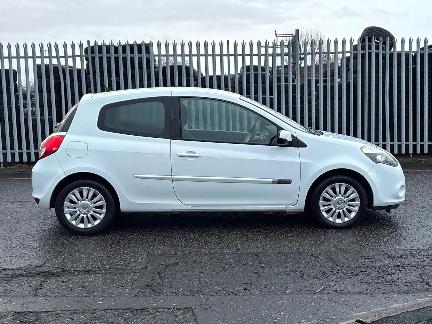 Used Renault Clio 2012 for sale - 77646576: Photo 10