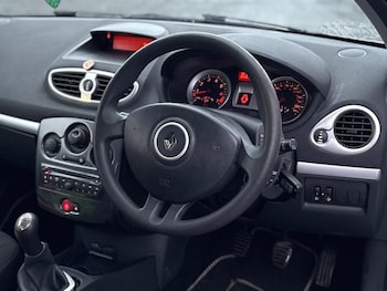 Used Renault Clio 2012 for sale - 77646576: Photo