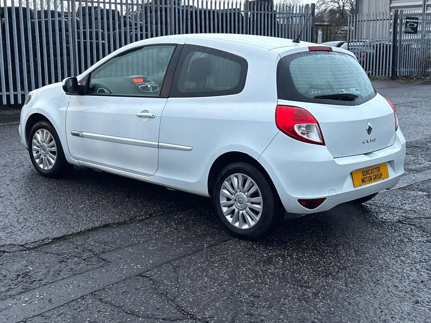 Used Renault Clio 2012 for sale - 77646576: Photo 6