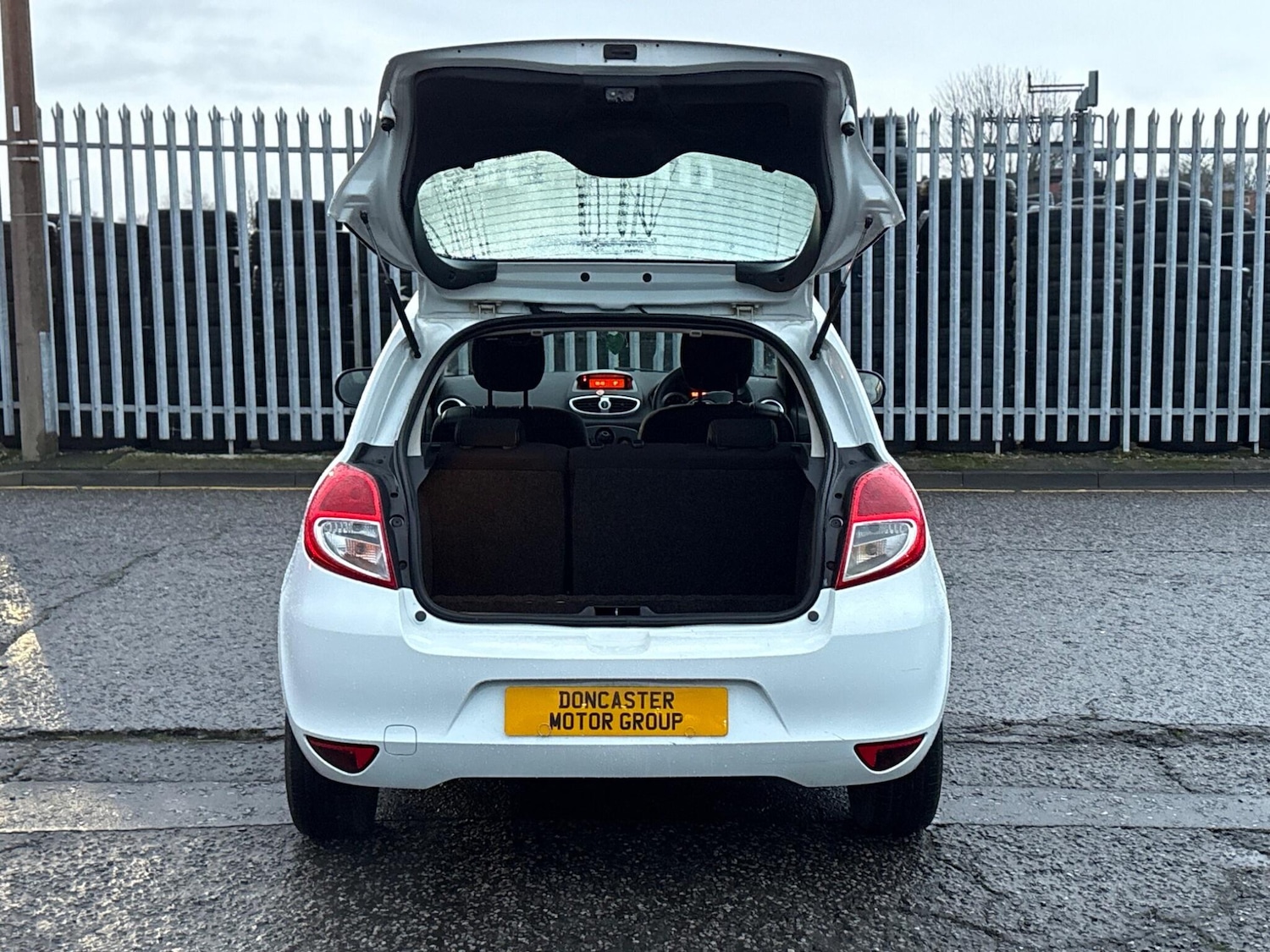 Used Renault Clio 2012 for sale - 77646576: Photo 9