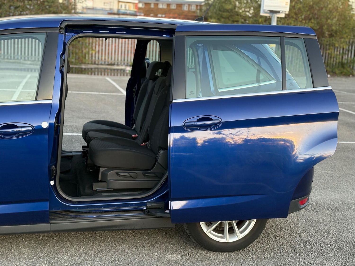 Used Ford Grand C-Max 2017 for sale - 76259404: Photo 11