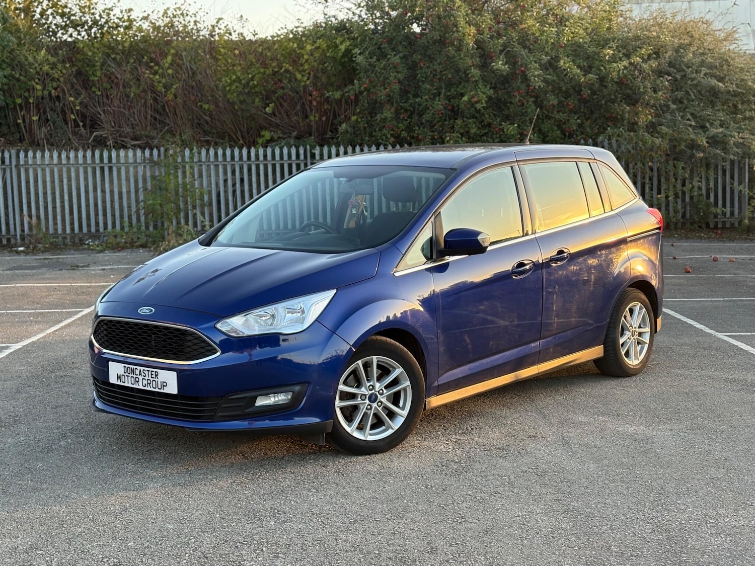 Used Ford Grand C-Max 2017 for sale - 76259404: Photo 3