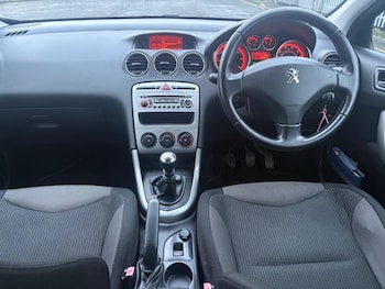 Used Peugeot 308 2011 for sale - 77238006: Photo