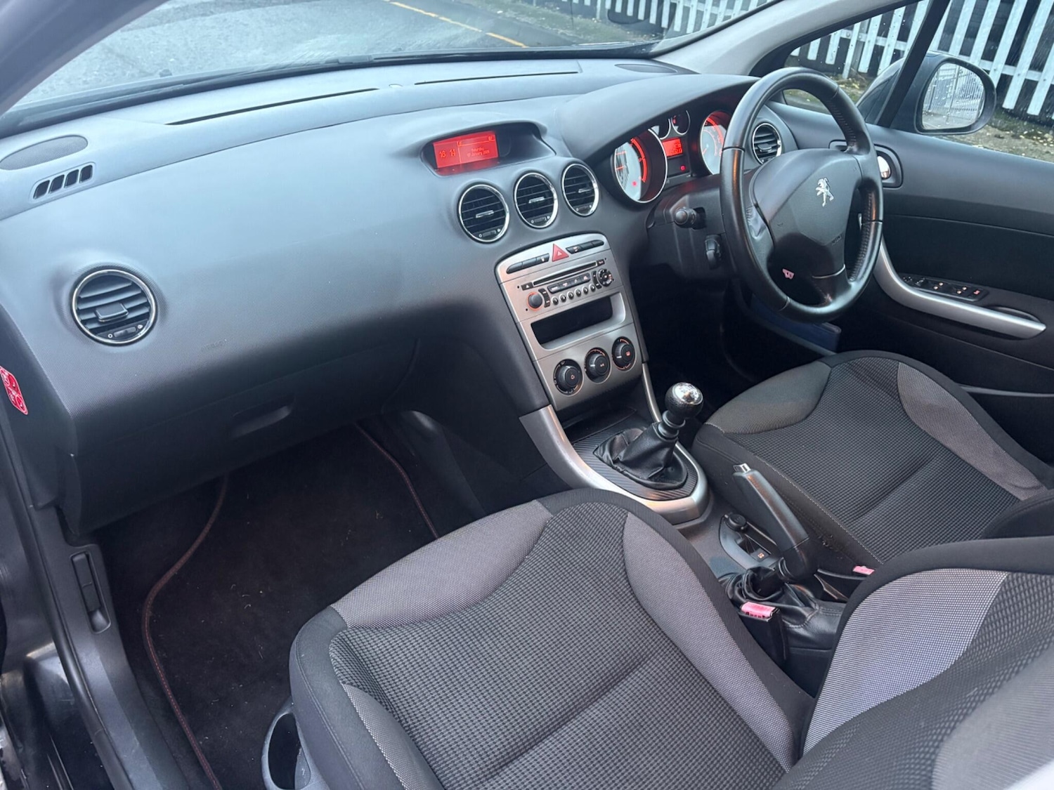 Used Peugeot 308 2011 for sale - 77238006: Photo 5