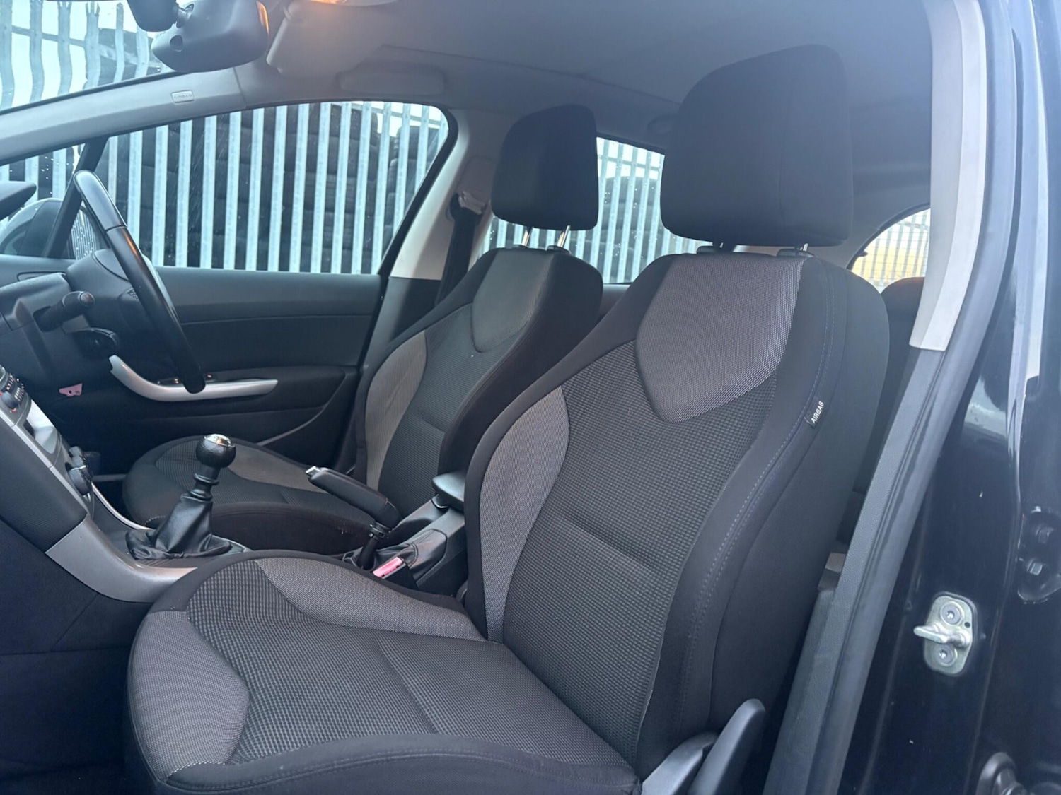 Used Peugeot 308 2011 for sale - 77238006: Photo 6