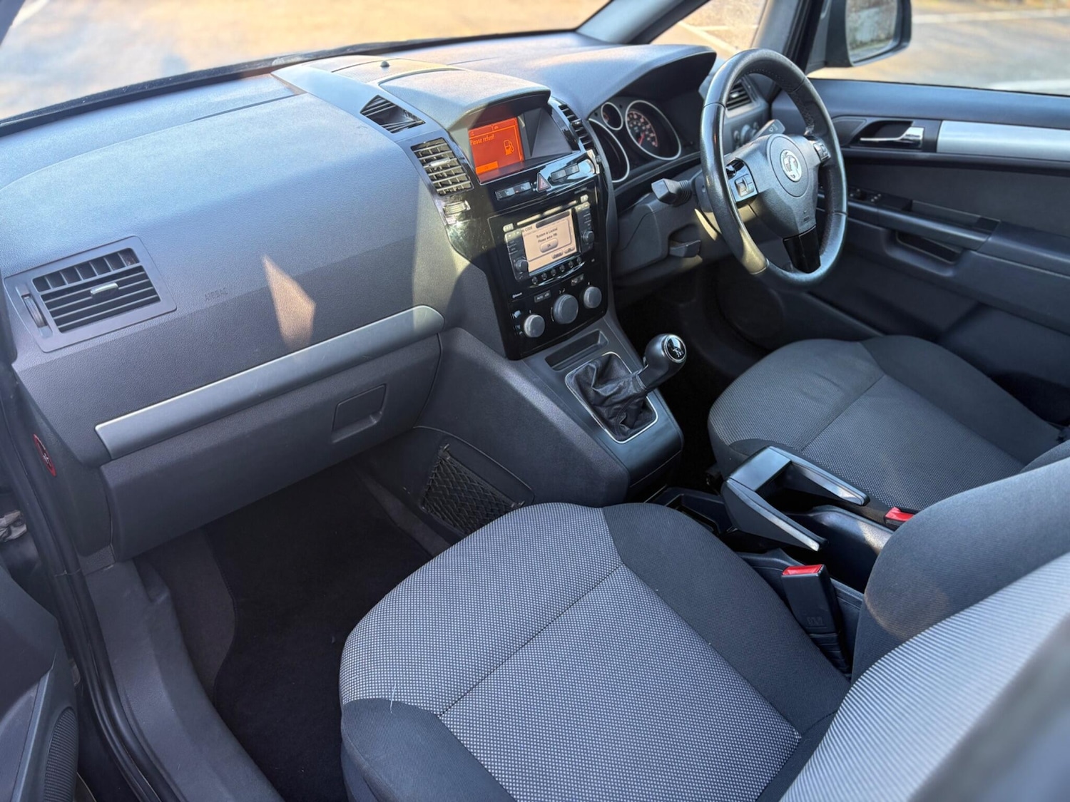 Used Vauxhall Zafira 2014 for sale - 77097520: Photo 2