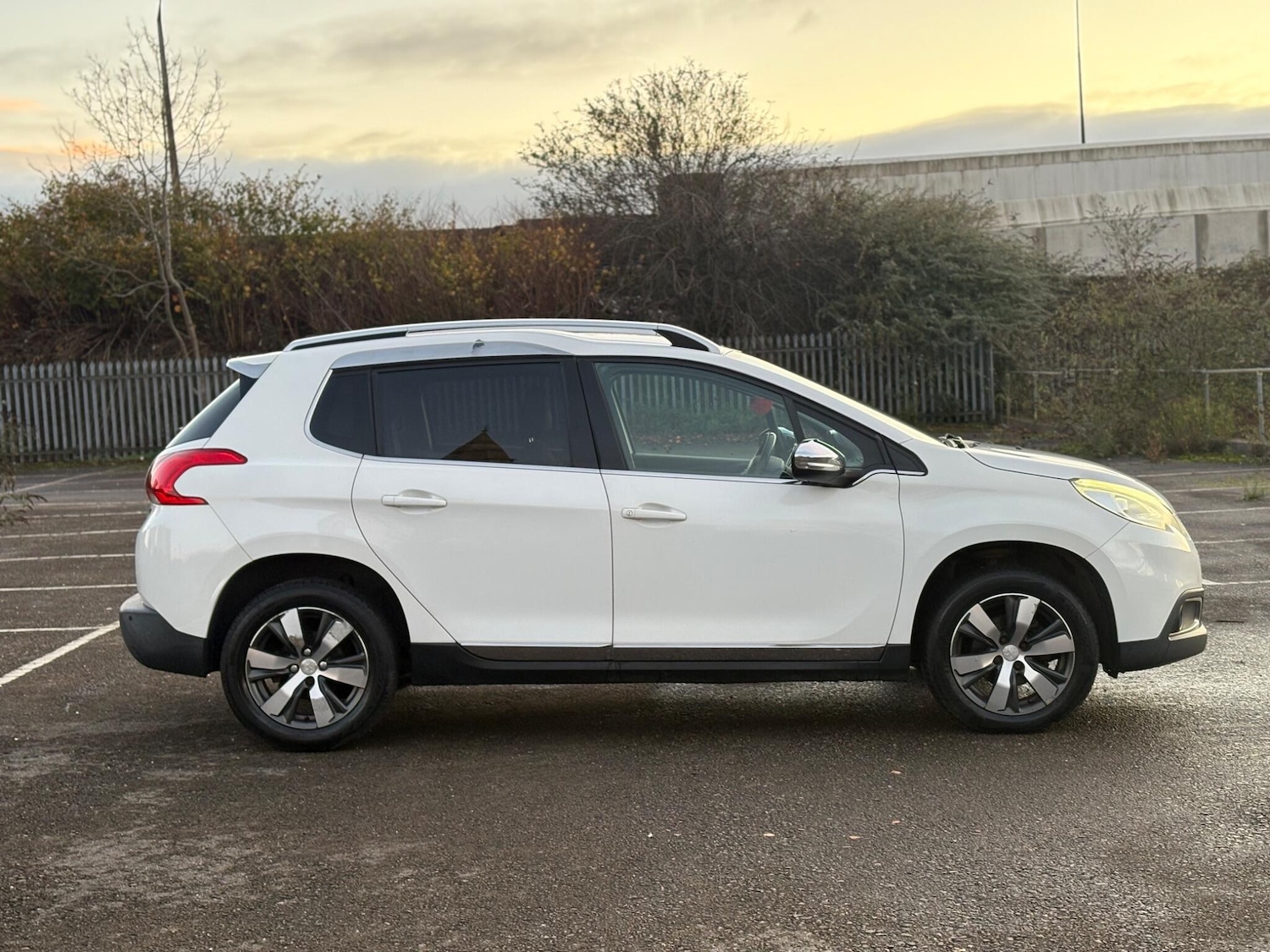 Used Peugeot 2008 2015 for sale - 76645818: Photo 15