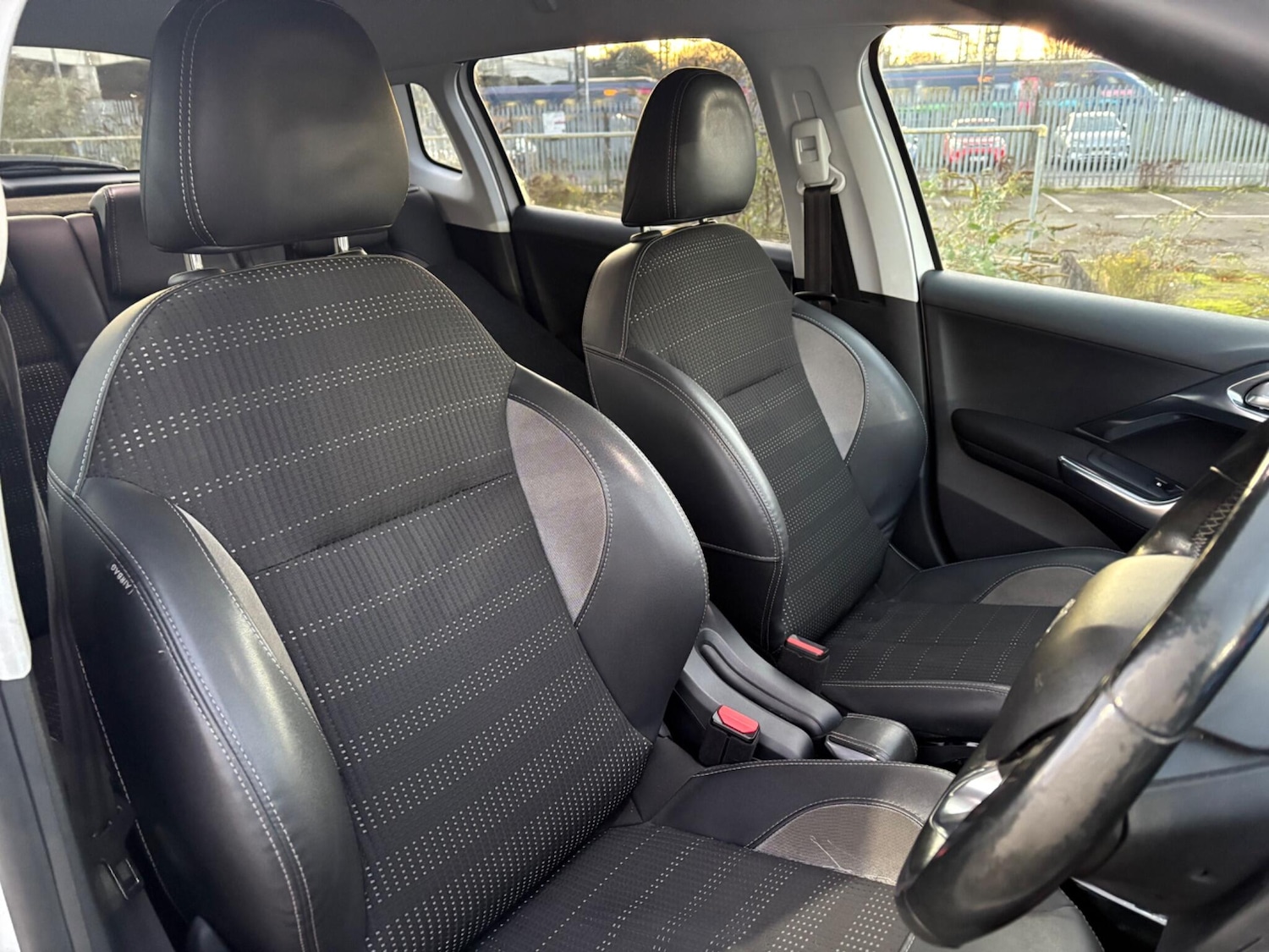 Used Peugeot 2008 2015 for sale - 76645818: Photo 29