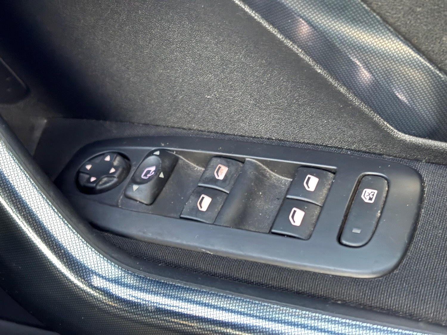 Used Peugeot 2008 2015 for sale - 76645818: Photo 32