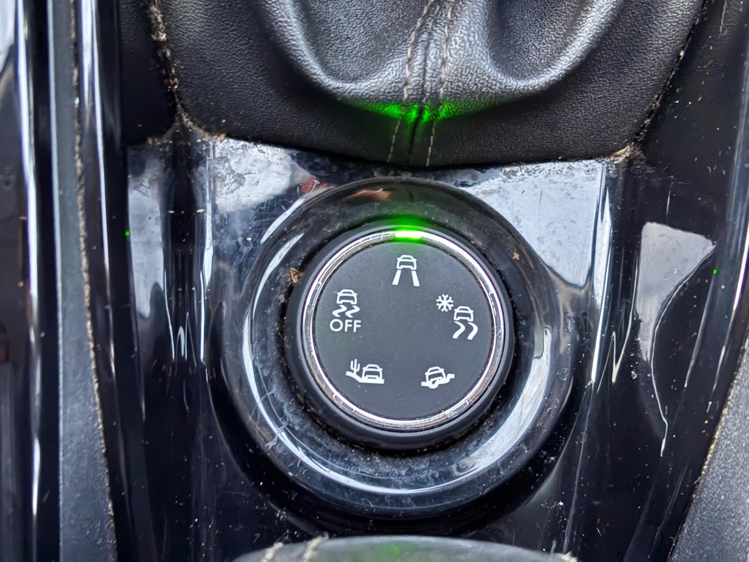 Used Peugeot 2008 2015 for sale - 76645818: Photo 34