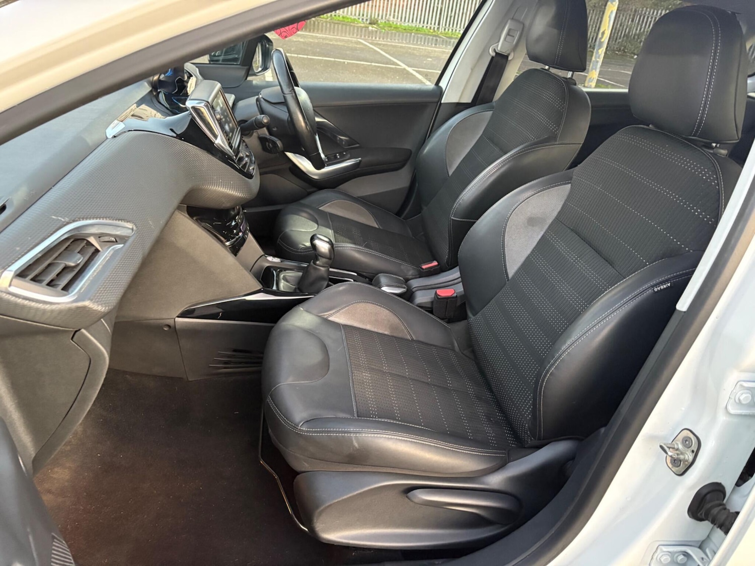 Used Peugeot 2008 2015 for sale - 76645818: Photo 37