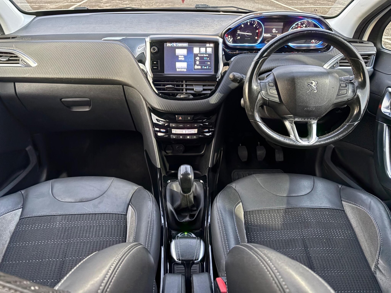 Used Peugeot 2008 2015 for sale - 76645818: Photo 4