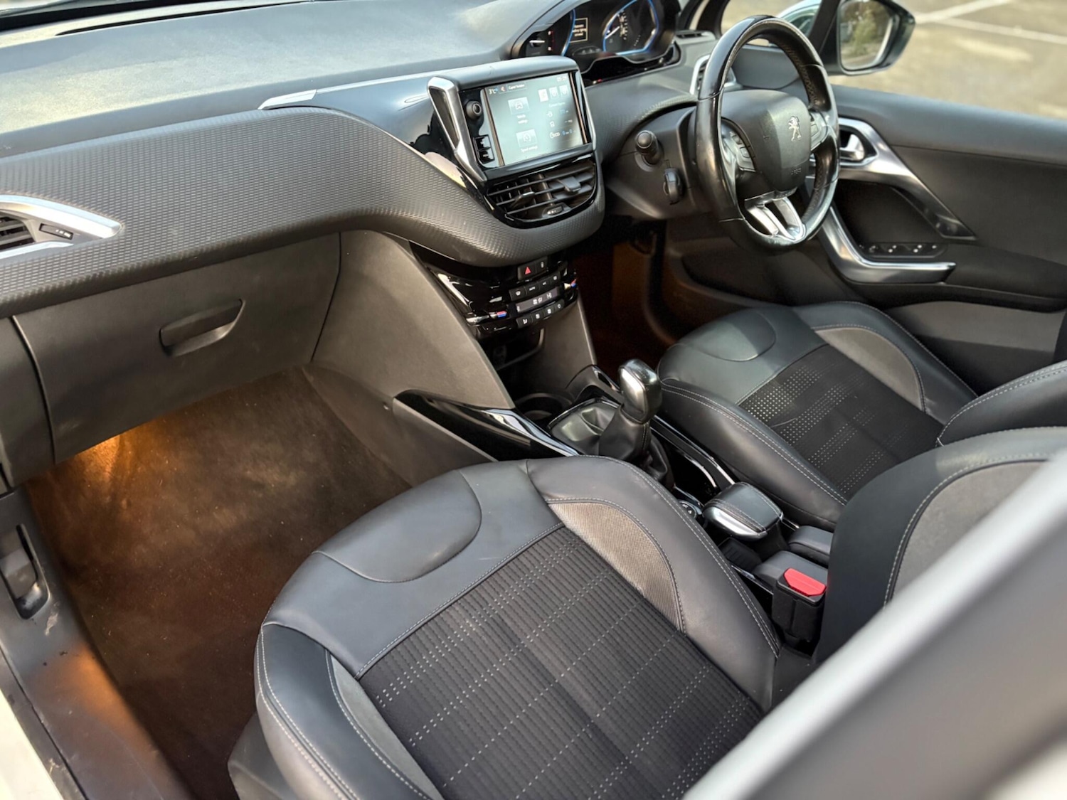 Used Peugeot 2008 2015 for sale - 76645818: Photo 5